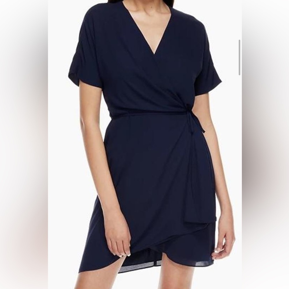 Babaton Wallace wrap dress. Aritzia. Size M. Navy. NWT.